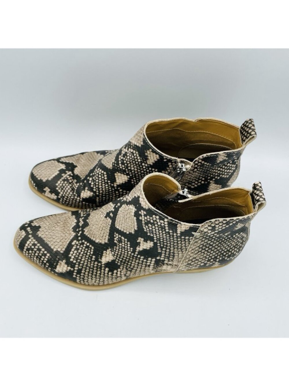 Dolce Vita Womens Shoes Size 7.5 Snake Print Slip-On Boot Ankle Booties Zip - Picture 6 of 11